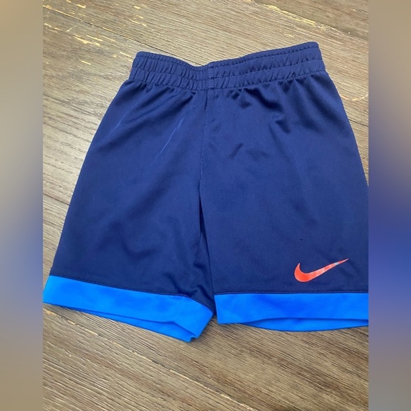 Old Navy Nike Carters  Levi’s lot of 4  boys shorts size 4 - Picture 4 of 10